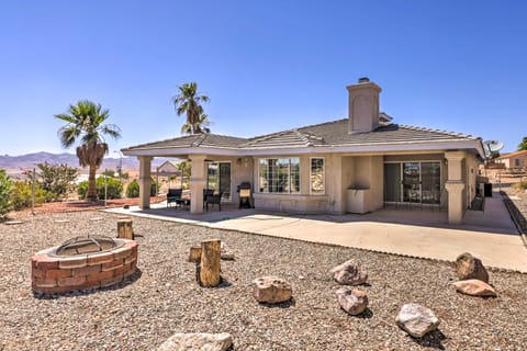 Luxe Home w/ Detached Casita & Furnished Patio! Maison in Bullhead City