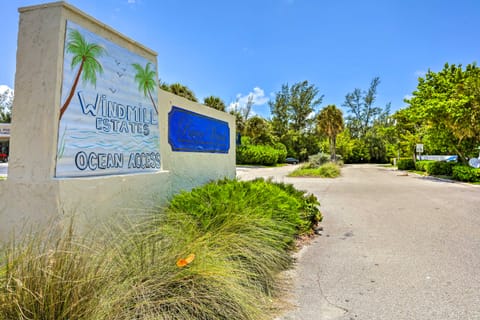 Ocean Access Jensen Beach Home: Dock & Lanai! House in Hutchinson Island