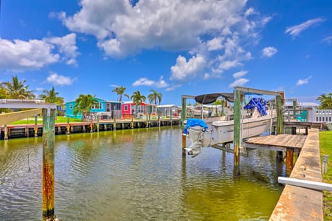 Ocean Access Jensen Beach Home: Dock & Lanai! House in Hutchinson Island