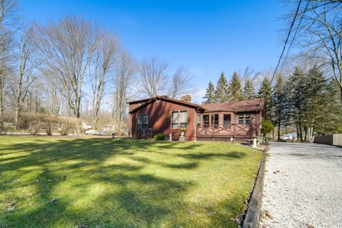 Charming Pymatuning Lake House Near Park & Beach House in Lake Erie