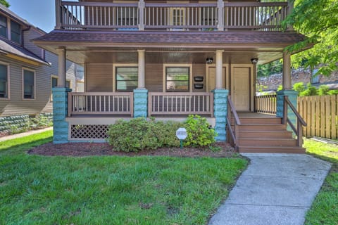 3 Mi to Dtwn: Walkable Apt in Cleveland! Apartment in Cleveland Heights