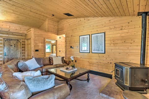 Clifton Retreat w/ Breathtaking Mt Backdrop! House in Colorado