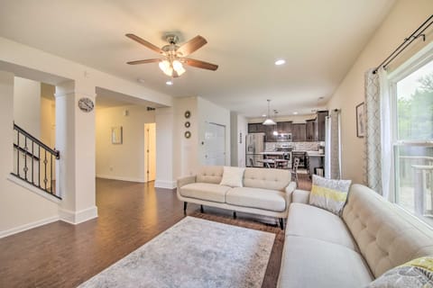 Quiet Greenwood Home ~ 16 Mi to Indianapolis! House in Greenwood