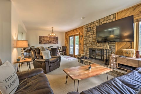 Cozy Breckenridge Townhome: Walk to Ski Lift! Apartment in Breckenridge