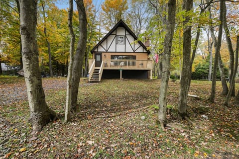 Tree-Lined Pocono Lake Cabin w/ Game Room House in Coolbaugh Township