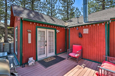 Big Bear Cabin Close to Lake, Trails & Village! House in Big Bear