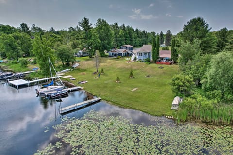 7 Mi to Nubs Nob: Lakefront Abode w/ Fire Pit! Cottage in Bear Creek