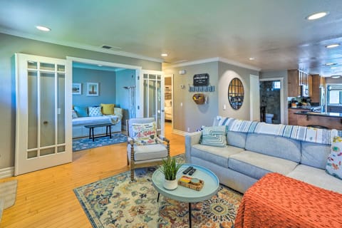 Chic Huntington Beach Escape ~ 1 Mi to Ocean! House in Huntington Beach