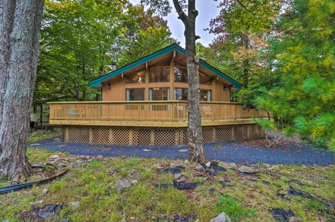 Spacious Tobyhanna Retreat w/ Deck & Gas Grill! House in Coolbaugh Township