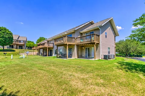 Cozy & Convenient Branson Condo w/ Balcony! Apartment in Branson