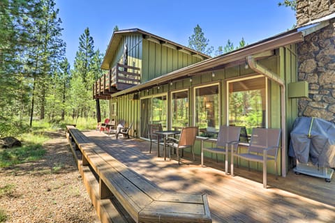 'Forest Haven' w/ Hot Tub - 1 Mi to Village! House in Sunriver
