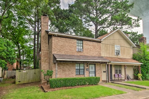 Modern Jackson Townhome ~ 6 Mi to Downtown! Condo in Flowood