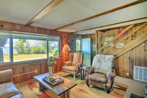 Scenic Lake Almanor Home w/ Mtn View + Dock! Haus in Lake Almanor