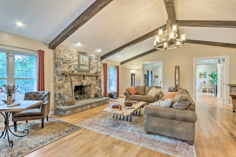 Charles Town Home w/ Private Pool & Hot Tub House in Shenandoah Valley