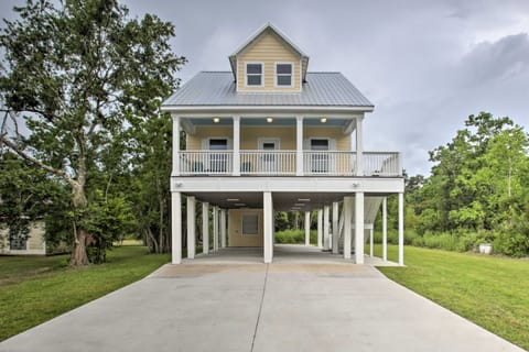 Modern Waveland Home w/ Deck, Walk to Beach! House in Waveland