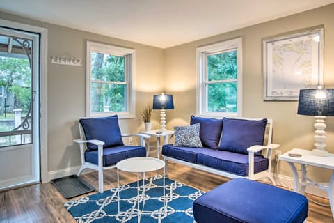Cozy Blue Wareham Cottage Near Bay & Cape Cod Cottage in Onset