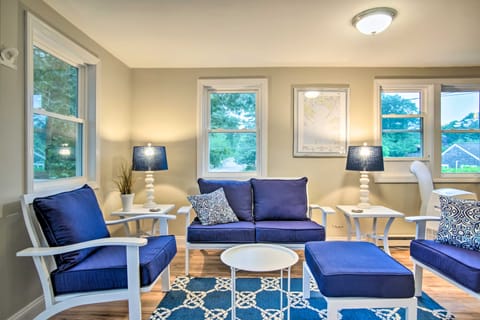 Cozy Blue Wareham Cottage Near Bay & Cape Cod Cottage in Onset