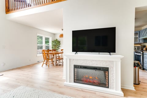 Modern Eckerty Home w/ Deck on Patoka Lake! House in Indiana