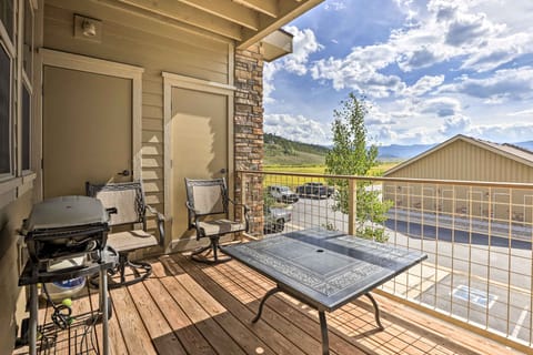 Cozy Granby Retreat w/ Balcony, Grill & Mtn Views! Apartment in Granby