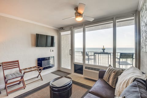 Daytona Beach Retreat: Beach Access! Apartment in Daytona Beach Shores