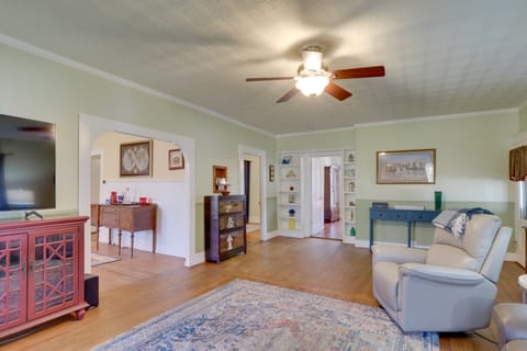 Charming Georgetown Home - Walk to Downtown! House in Georgetown