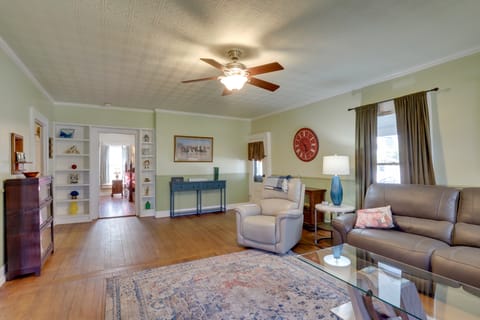 Charming Georgetown Home - Walk to Downtown! House in Georgetown