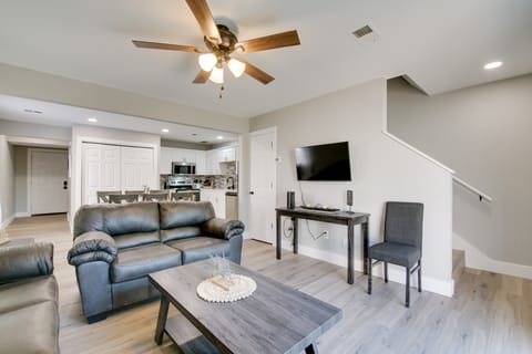 Cheerful Townhouse - Walk to Table Rock Lake! Apartment in Kimberling City