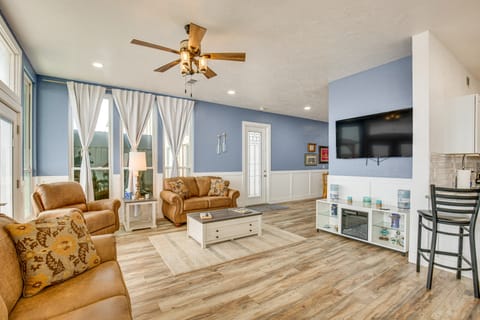 Hot Tub & Sauna: Lakefront Wichita Falls Home! House in Oklahoma