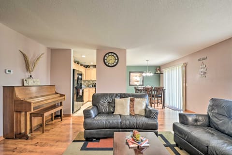 Welcoming Medford Home Near Parks & Downtown! Maison in Medford