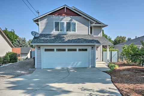 Welcoming Medford Home Near Parks & Downtown! Haus in Medford