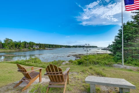 Charming Stonington Studio w/ Ocean Views! Appartement in Stonington