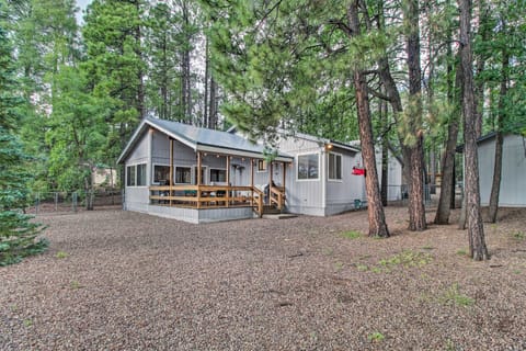 Bring a Pet: Pinetop Cabin w/ Game Room! House in Pinetop-Lakeside