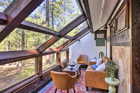 Woodsy Flagstaff Hideaway w/ Deck + Sunroom! House in Kachina Village