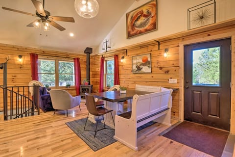 Peaceful Retreat w/ Deck ~ 17 Mi to Skiing! Maison in Alma