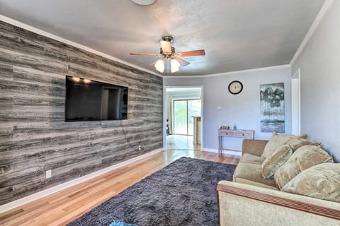 6 Mi to Fort Hood & Universities: Killeen Home House in Killeen