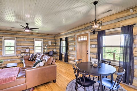 17 Mi to Appalachian Trail: Marshall Mtn Retreat! House in Buncombe County