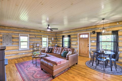 17 Mi to Appalachian Trail: Marshall Mtn Retreat! House in Buncombe County