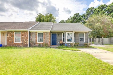 Charming Jacksonville Abode w/ Patio! Apartment in Jacksonville