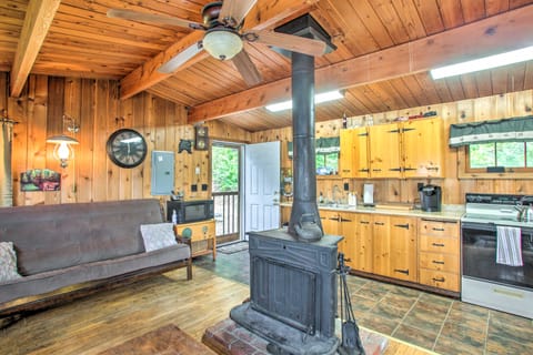 Remote Escape: Serene Lakeside Cabin w/ Beach House in Kootenai County