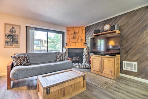 Cozy Mammoth Lakes Studio: 5 Mi to Ski Slopes Apartment in Mammoth Lakes