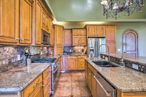 Spacious Grand Junction Home w/ Mountain View House in Colorado