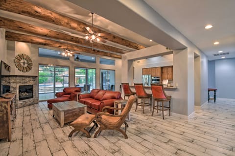 Private Luxury Home: Butte View & Heated Pool House in New River