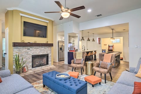 San Antonio Family Home w/ Game Room & Fire Pit! House in San Antonio