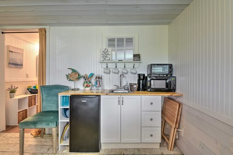 Rockport Studio ~ 5 Mi to Rockport Beach Park Apartment in Rockport