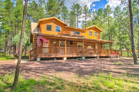 Chic Lakeside Cabin w/ Porch, Nearby Lakes! House in Rainbow Lake