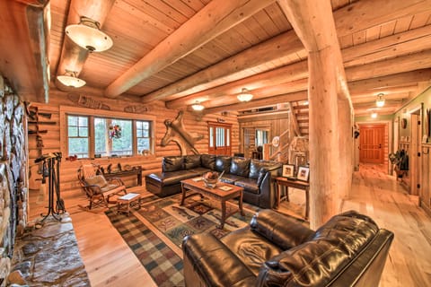 Waterfront Log Home w/ 95 Acres on Yaak River Villa in Idaho