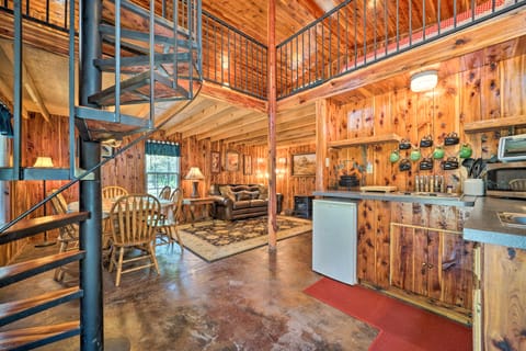 Peaceful 'Black Fork Cabin 1' - Fish On-Site! House in Oklahoma