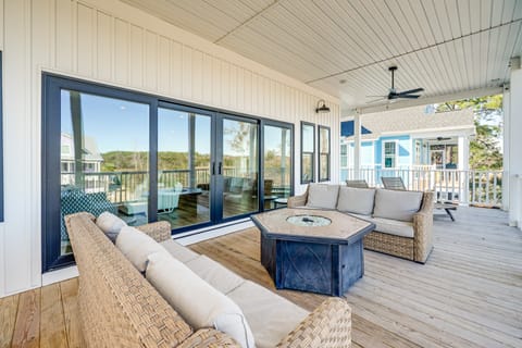 Upscale Oak Island Escape w/ 66-Ft Veranda! House in Saint James