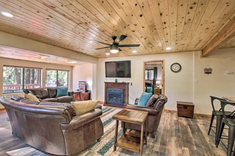 Cozy Pinetop Cabin: Walk to Shops + Dining! House in Pinetop-Lakeside