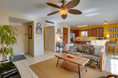 Centrally Located Kailua-Kona Condo w/ Lanai! Apartment in Holualoa